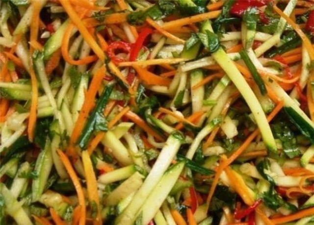 Кабачки по-корейски: вкусно, просто и быстро. Записывайте рецепт! kabachki-po-korejski-vkusno-prosto-i-bystro-zapisyvajte-reczept