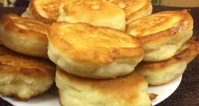 pyshnye-budto-ponchiki-oladi-bez-yaicz-ne-opadayut-posle-zharki-i-vsegda-sedayutsya-dazhe-holodnymi-1