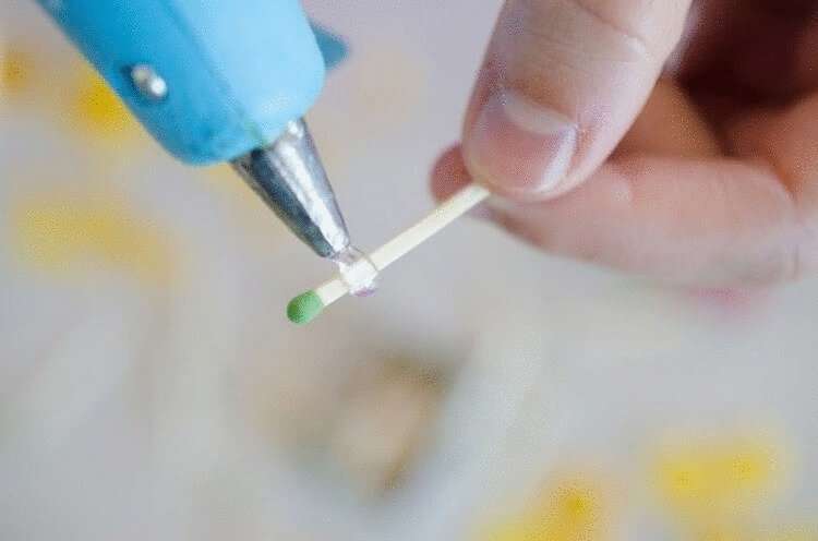Что можно сделать клеевым пистолетом: 13 суперкрутых применений
