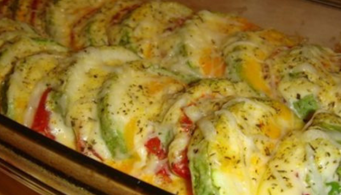 Необыкновенно вкусное и полезное блюдо — кабачки, запеченные с помидорами