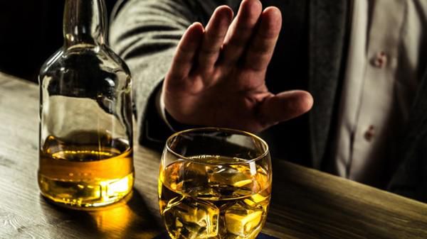 Как влияет на организм человека алкоголь и почему стоит вообще от него отказаться. Как влияет на организм человека алкоголь и почему стоит вообще от него отказаться.