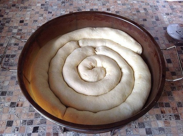 Восхитительный пирог улитка с вишней, такую вкуснятину вы еще не пробовали Восхитительный пирог улитка с вишней, такую вкуснятину вы еще не пробовали