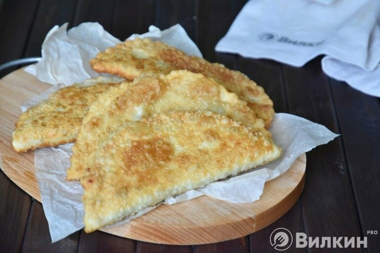 Тесто на чебуреки с пузырьками