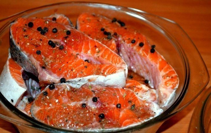 Солим рыбу вкусно и оригинально! Рыбку можно так солить любую.