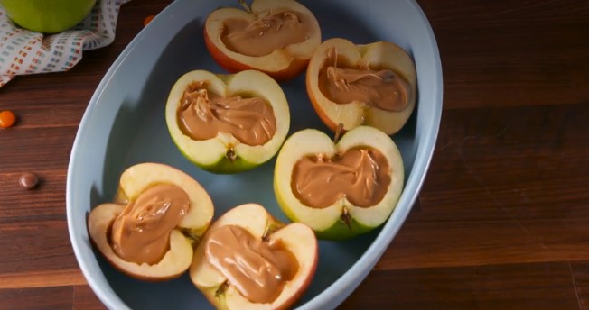 Польза со вкусом: яблоки с очень необычной «начинкой» Польза со вкусом: яблоки с очень необычной «начинкой»
