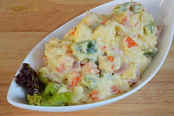 Салат картофельный с ветчиной в стиле японской кухни