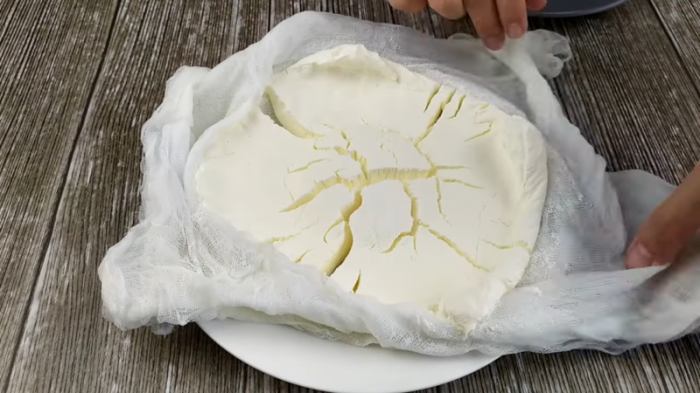 Готовим сыр филадельфия дома — вкуснее и дешевле магазинного в 3 раза