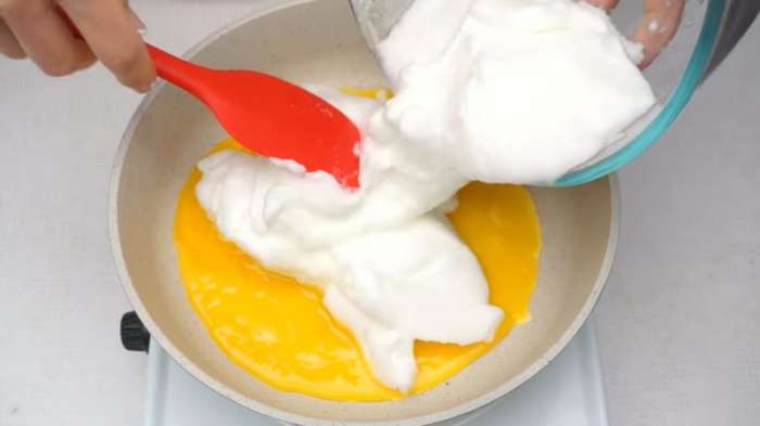 Необычайно вкусный и красивый омлет на сковороде — вы захотите его приготовить