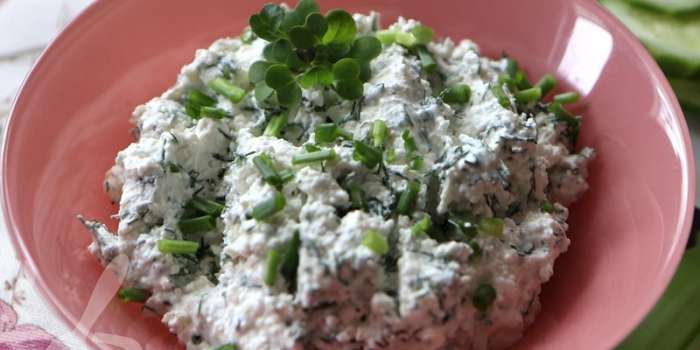 Целых 10 способов сделать творог вкусным: не ограничиваюсь фруктами и орешками