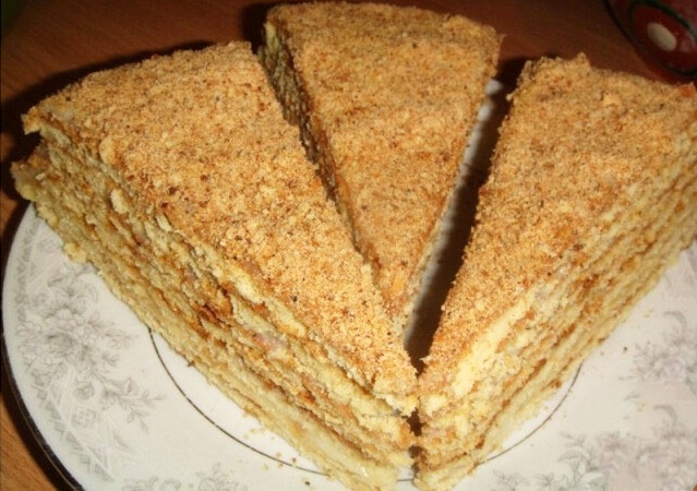 Ну очень простой и вкусный медовик (без раскатки коржей)