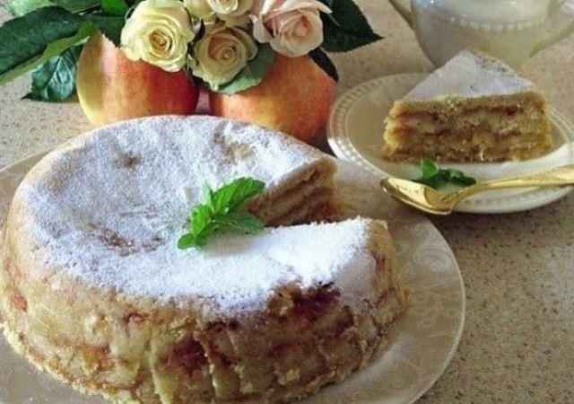 Болгарский пирог с яблоками "Три стакана".