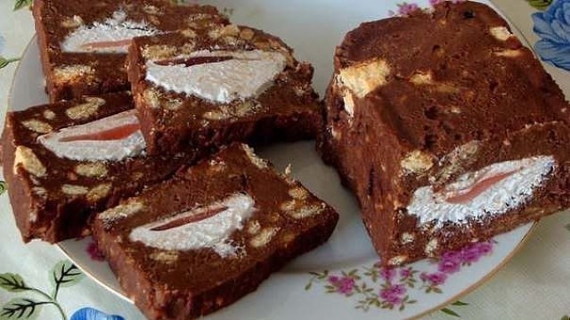 Красота! Холодный торт с зефиром достоин высших похвал! Вкуснотище!