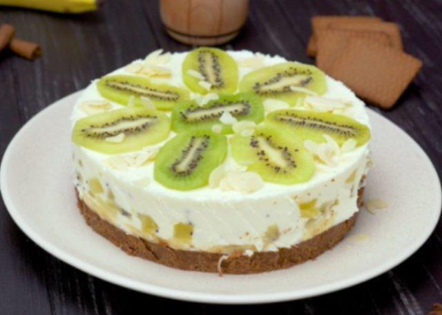 Легкий, низкокалорийный йогуртовый торт с киви и бананом, который не помешает вашей фигуре!