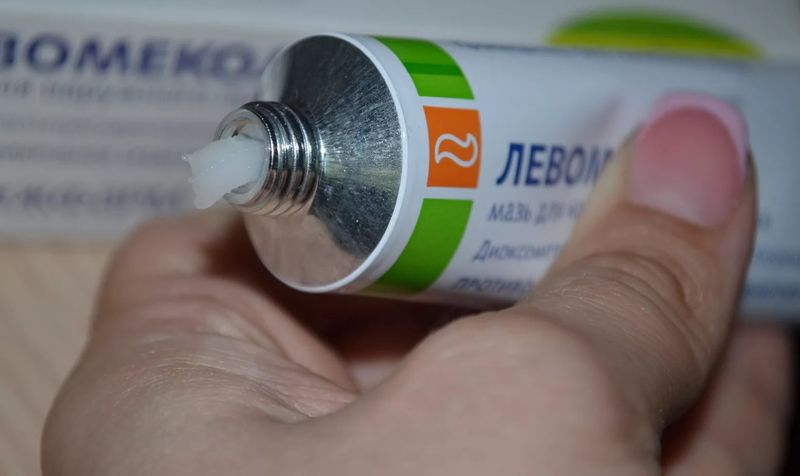 Недорогая мазь из аптеки с невероятной силой: 5 простых мазей, о силе которых мы забыли Недорогая мазь из аптеки с невероятной силой: 5 простых мазей, о силе которых мы забыли