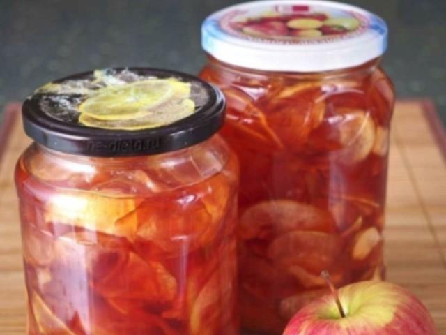 Необычайно красивое, вкусное и ароматное варенье из яблок — любимое всеми лакомство. Два очень удачных рецепта.