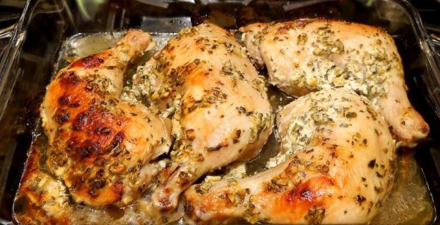 Нежнейшая курочка запеченная в йогурте, согласитесь звучит очень даже аппетитно!