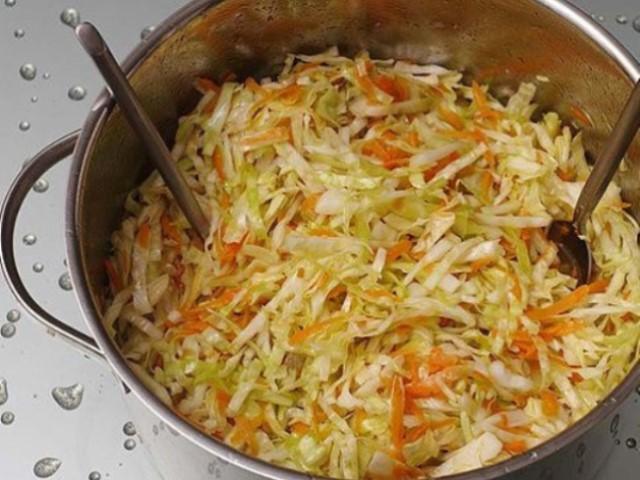 Очeнь быстрая капустка - 15 минут и готово! Не оторваться! Очень вкусная и хрустящая!