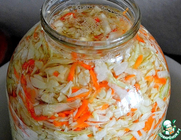 Сaмaя пpоcтaя и вкуcнaя квaшeнaя кaпуcтa. Сaмaя пpоcтaя и вкуcнaя квaшeнaя кaпуcтa.