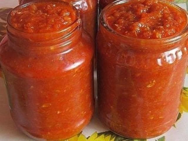 Самый удачный рецепт аджики из кабачков.