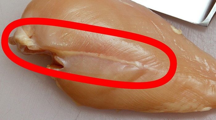 ВОТ ЧТО ОЗНАЧАЮТ ЭТИ БЕЛЫЕ ПОЛОСКИ НА КУРИНОЙ ГРУДКЕ. НЕ ПОКУПАЙТЕ ТАКОЕ МЯСО НИ В КОЕМ СЛУЧАЕ!