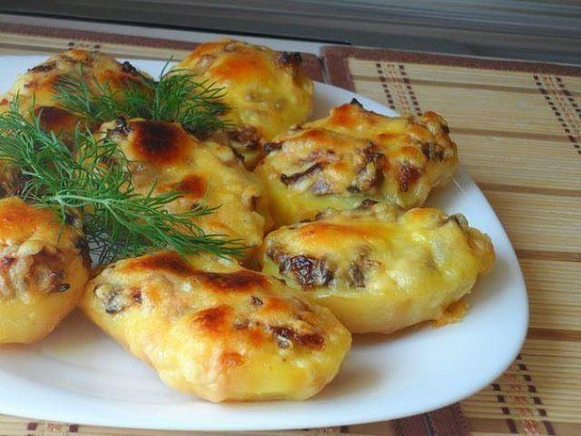 ЗАПЕЧЁННАЯ КАРТОШКА С ГРИБАМИ - БЛЮДО, КОТОРОЕ ПОНРАВИТСЯ КАЖДОМУ!
