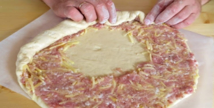 ЗАВОРАЧИВАЕМ ФАРШ В ТЕСТО: Сытно вкусно и оригинально!